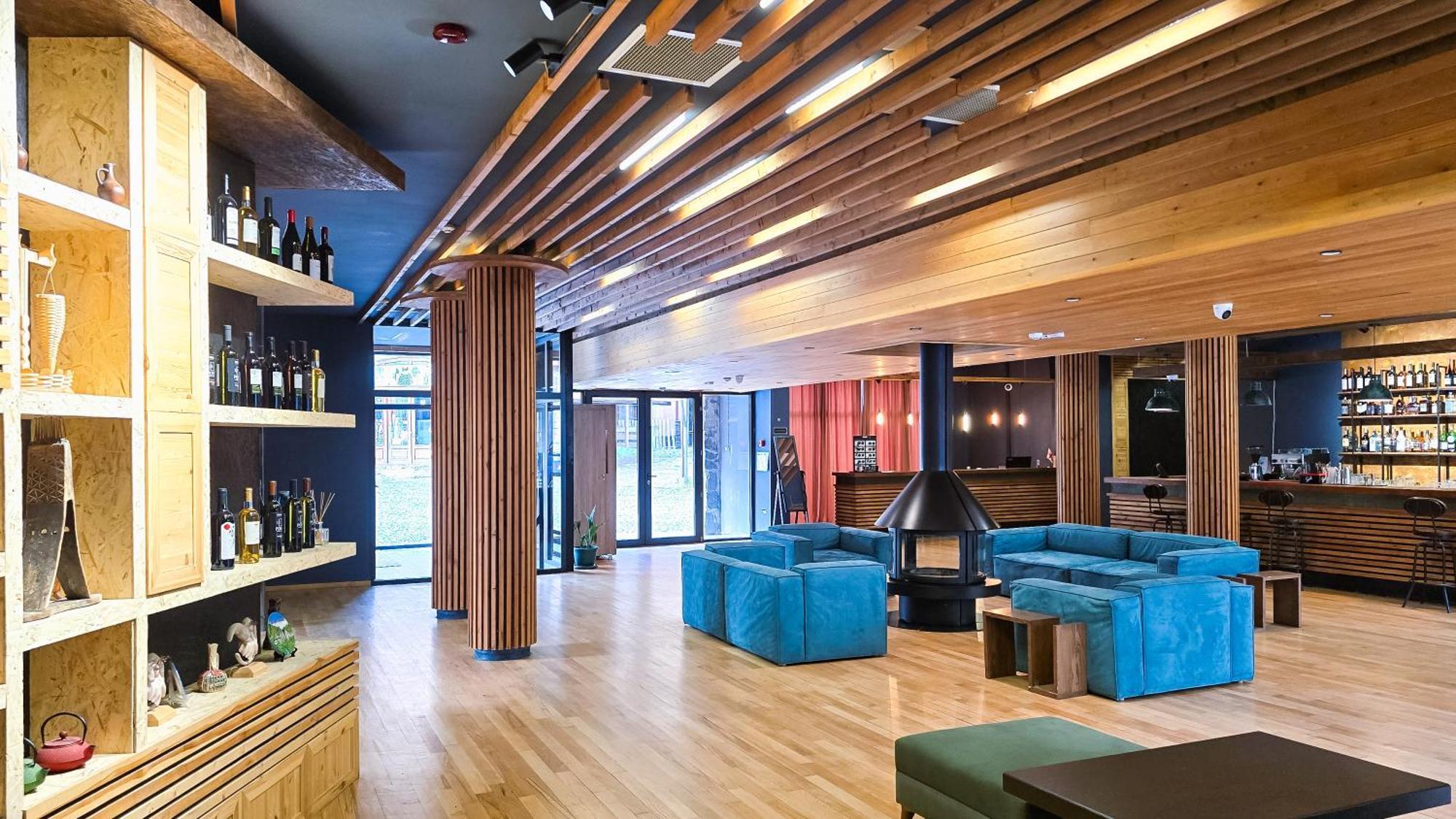 Hotel Posta Местия Екстериор снимка