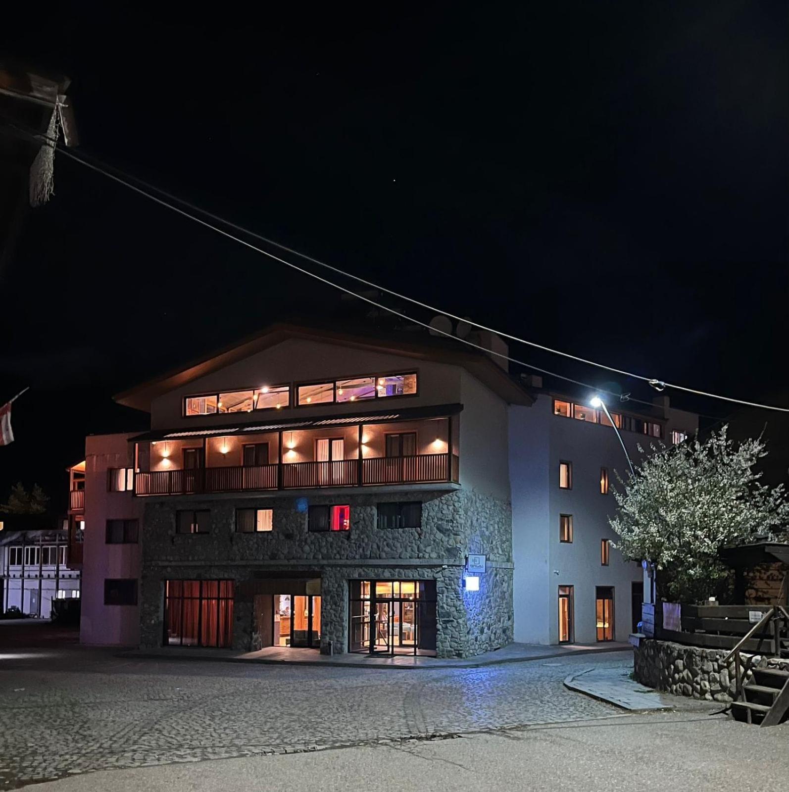 Hotel Posta Местия Екстериор снимка